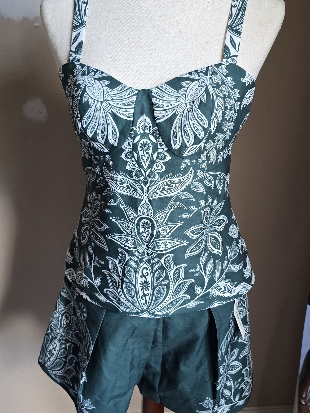 Commense Dark Green Paisley Set, Top And Shorts